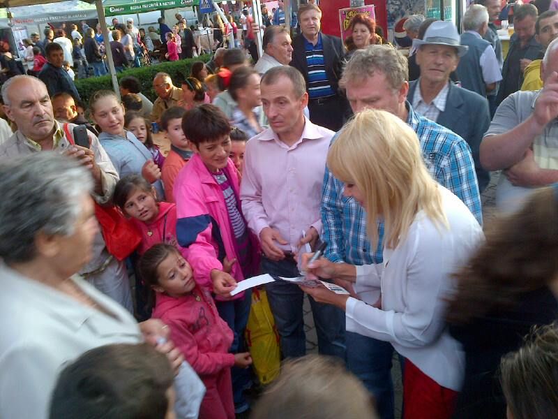 Elena Udrea, baie de mulţime la Zilele Sebeşului 