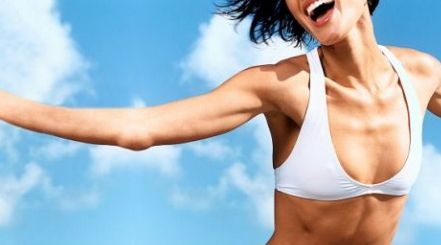 N-ai timp de sală? Exerciţiul de 4 minute care îţi lucrează tot corpul