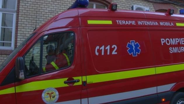 Copil de doi ani, transportat în stare gravă la un spital din Capitală după ce s-a opărit cu lapte