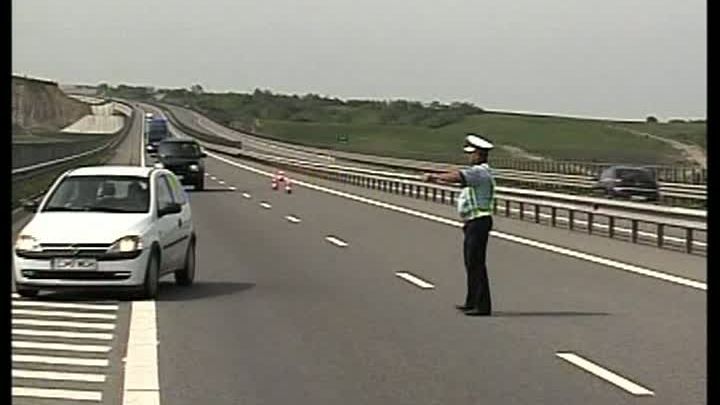 90 de zile fără permis, după ce a fost prins cu VITEZĂ RECORD pe AUTOSTRADA TRANSILVANIA