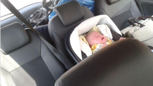 Caz incredibil la salina Turda. Şi-au închis bebeluşul în maşină şi au plecat să se relaxeze