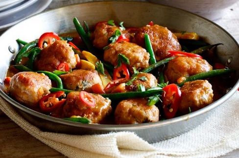 Cum să faci cele mai gustoase CHIFTELUŢE din carne: TEHNICILE bucătarilor de top