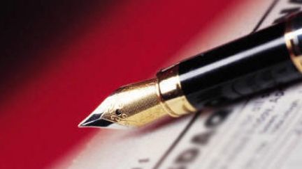 Sfântul Sinod solicită Parlamentului şi Guvernului amânarea intrării în vigoare a legii cimitirelor