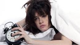 BOALA BIZARĂ de care suferă O PERSOANĂ DIN ŞAPTE.  Îi afectează pe oameni în timp ce dorm 