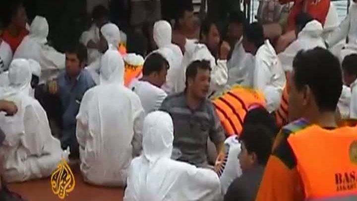 Un feribot cu turişti s-a scufundat în estul Indoneziei, din cauza unei furtuni 