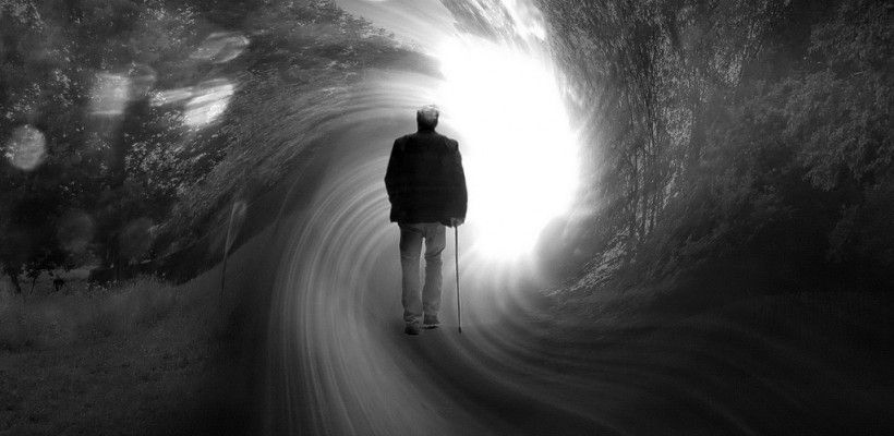 El este omul care s-a ÎNTORS DIN MORȚI! TE ÎNGROZEȘTI ce povestește