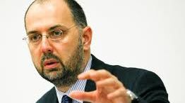 Kelemen: Trebuie să ajutăm tânăra generaţie de azi să împiedice să se întoarcă roata istoriei