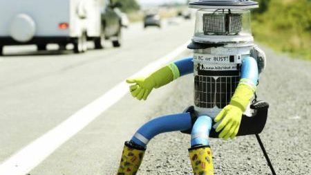 hitchBOT, robotul care și-a propus să vadă dacă poate avea ÎNCREDERE în oameni