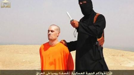 ÎNTORSĂTURĂ de SITUAŢIE în cazul jurnalistului american decapitat: UCIGAŞUL nu e cel din VIDEO