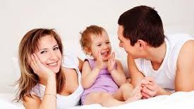 Eşti părinte? Iată 7 presiuni puse de cei din jur pe care trebuie să le ignori