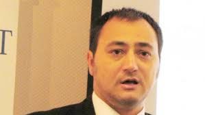 PALADA ÎI FACE "DOBITOCI" PE ZIARIŞTI: "Ce plăcere să-l execut electric!"