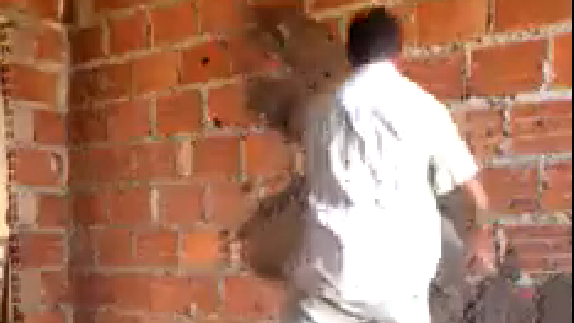 FABULOS! Cum muncește acest Dorel! Nu vei găsi nicăieri un astfel de muncitor