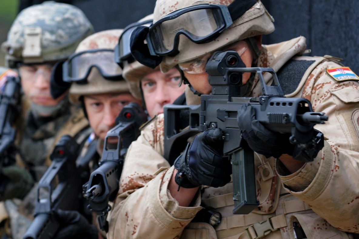 NATO va instala cinci baze în Europa de Est, între care una în România