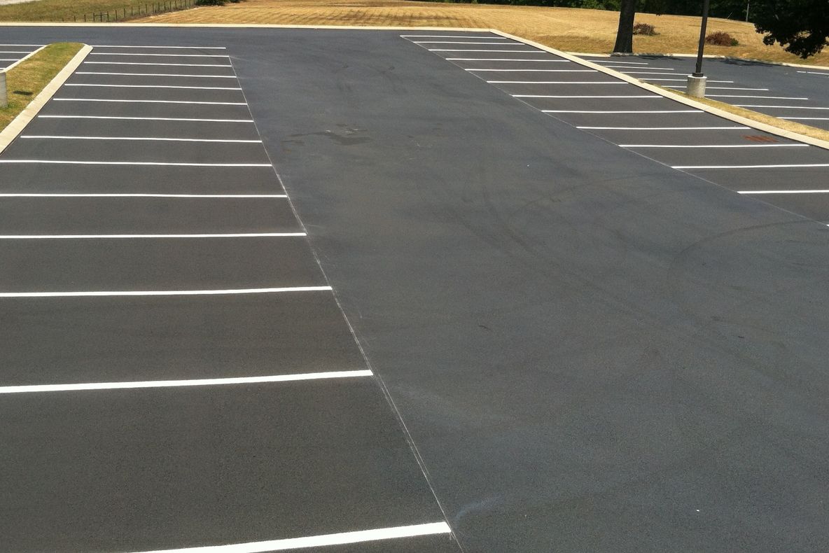 A dat să-și parcheze mașina! A fugit însă mâncând pământul