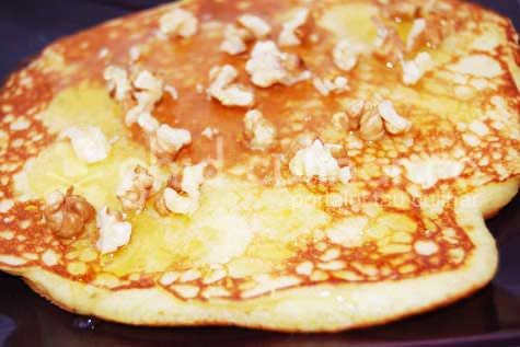 Pancakes cu miere şi nuci  