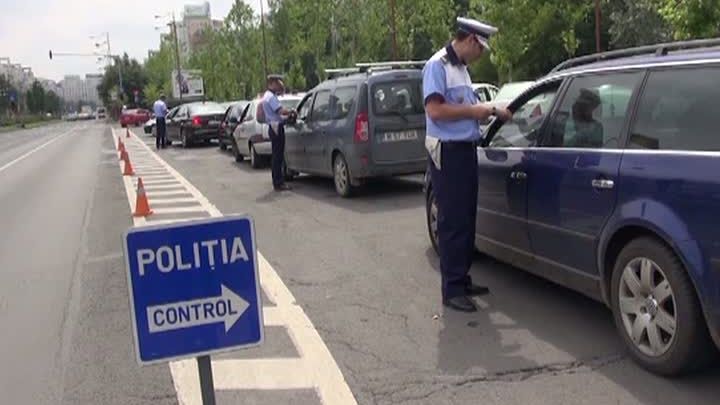  SCHIMBĂRI în legislaţia rutieră, de astăzi. Cum eviți AMENZILE