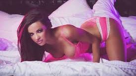 Cum să porţi roz fără să arăţi stupid