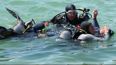 S-a înecat sub privirile copiilor săi: Un bărbat este căutat de scafandri şi cu elicopterul SMURD