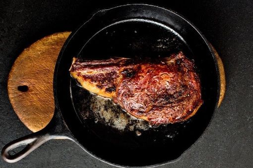 Cum să găteşti cea mai bună FRIPTURĂ. Tehnica rumenitului în tigaie