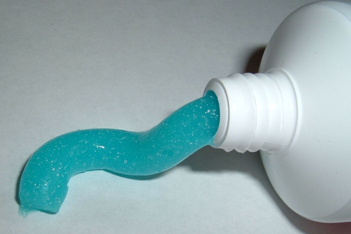 INGREDIENTUL PERICULOS din pasta de dinţi