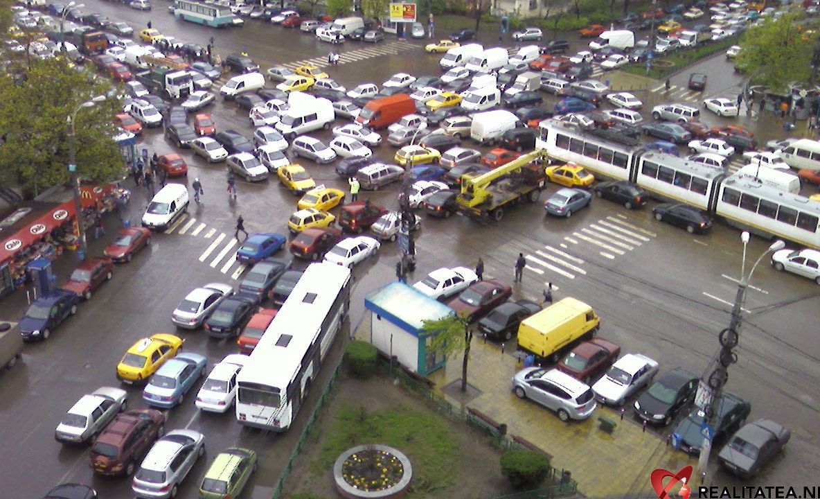 ATENŢIE, şoferi! Traficul din Bucureşti, RESTRICŢIONAT sâmbătă. Pe unde NU aveţi voie să circulaţi