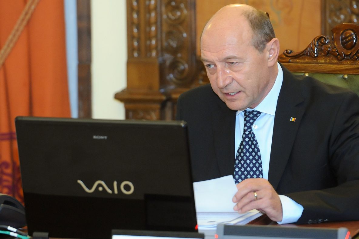 Băsescu: În viitor, România îi va întreba pe aliaţi ce pun în loc când sunt schimbaţi dictatori