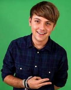 Se iubesc din clasa a 5 a. Acum s-au DESPĂRȚIT! Vezi cine e ARTISTUL