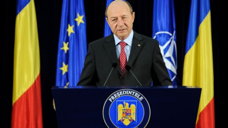 Băsescu: CSAT a aprobat prezenţa aeronavelor de luptă ale NATO pe aeroporturile din România