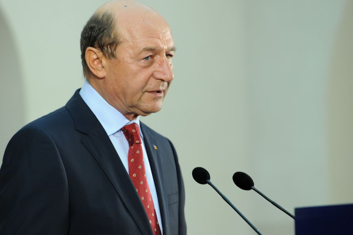 Băsescu: Un stat mai mic nu poate face faţă unui război generat de omuleţi verzi