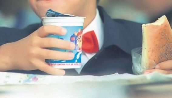 Ponta: Se caută soluţii ca de programul "Cornul şi Laptele" să beneficieze doar cei care au nevoie