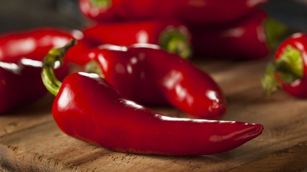 Ardei de 200 de ori mai iuţi decât cei obişnuiţi. Ce păţeşti dacă tai un asemenea ardei?