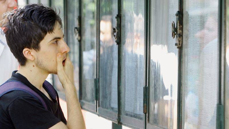 REZULTATE BAC 2014. Ce au făcut elevii românilor în cele două sesiuni