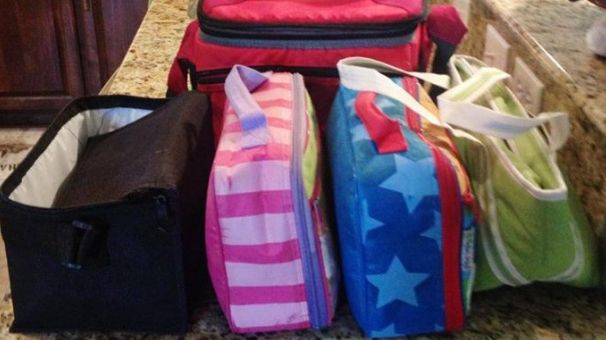 Valiză cu explozibil, UITATĂ de poliţişti pe aeroport