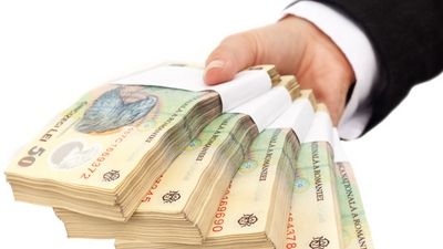 Guvern: Artiştii, sportivii şi academicienii primesc din nou drepturi conferite în 2002 şi suspendat