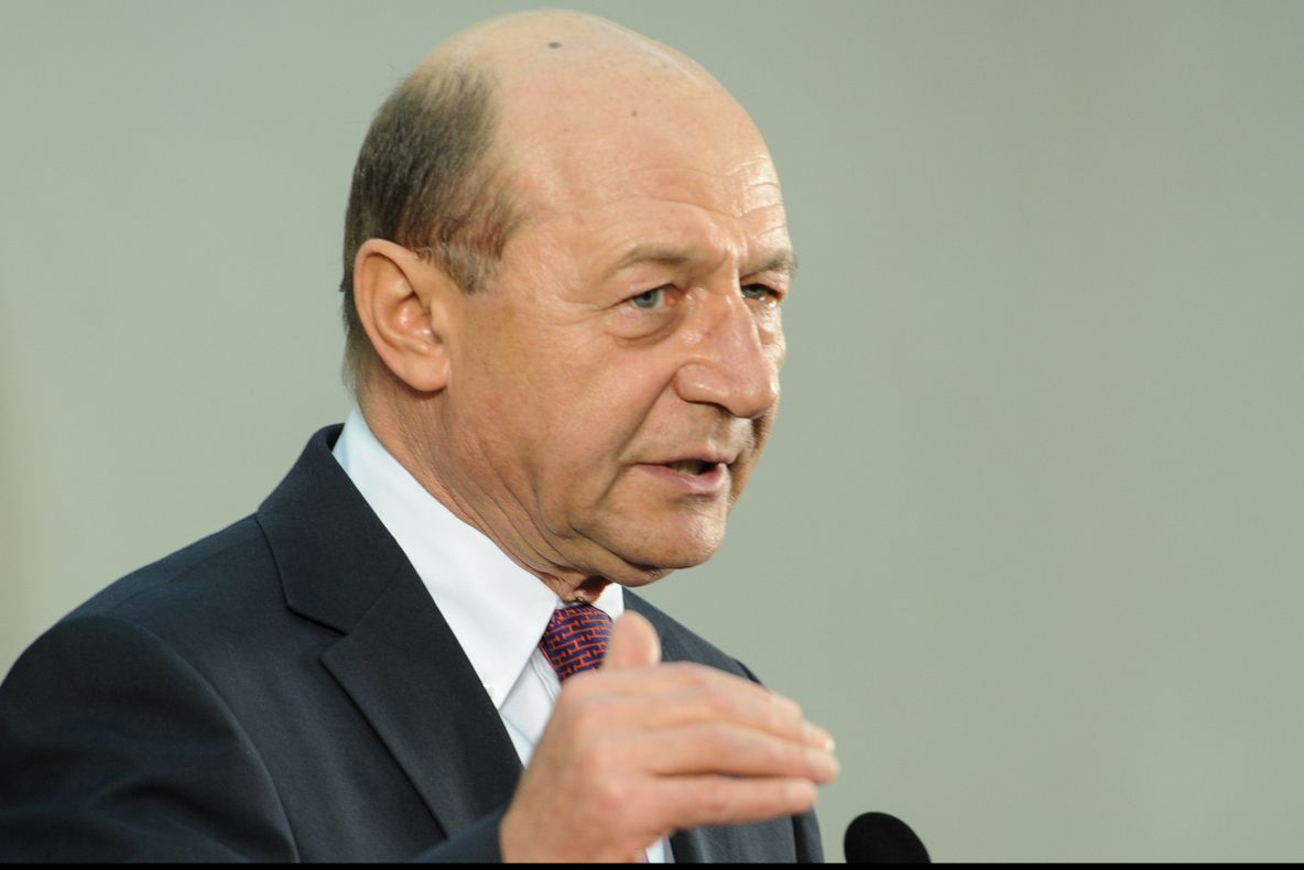 Băsescu, despre Iohannis: O necunoscută, un om ascuns, neclar, premierul Grivco