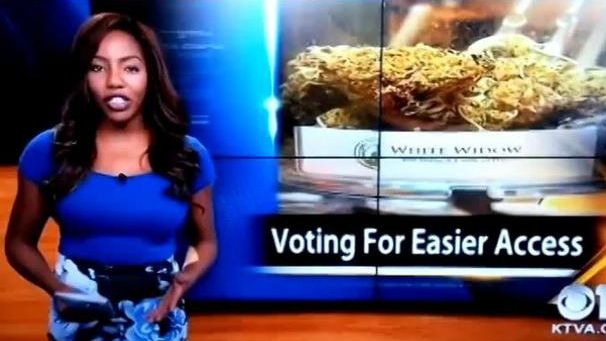 Şi-a ŞOCAT colegii: o jurnalistă a DEMISIONAT, în direct, după ce a ÎNJURAT. Vezi momentul!