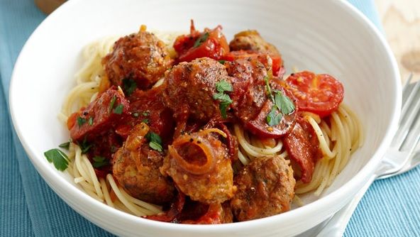 Cele mai frecvente greşeli în bucătărie. CHIFTELUŢE din carne – tehnicile bucătarilor de top