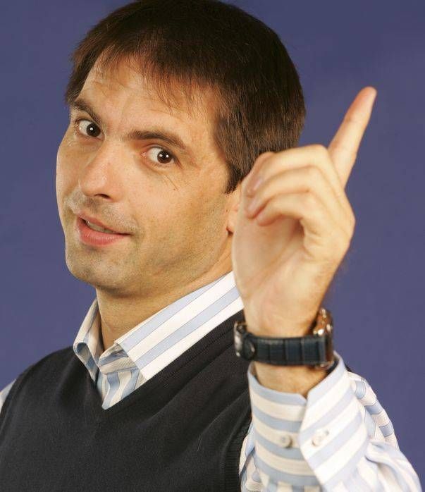 Dan Negru, revoltat: „În Bucuresti, educația copiilor se face în mașină.”