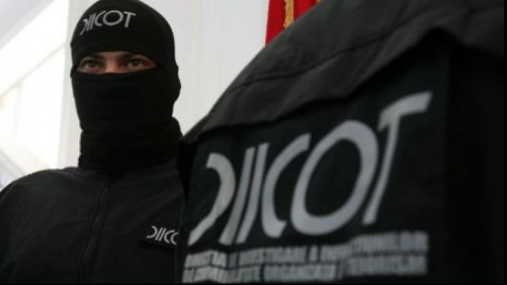 DIICOT a reţinut 13 persoane şi a identificat 37 de victime în cadrul operaţiunii "Arhimede"