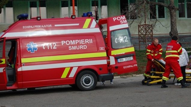 TRAGEDIE! Un elev de 14 ani A MURIT ÎN CURTEA ŞCOLII