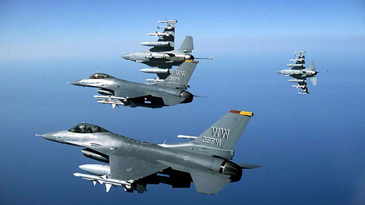 România şi Bulgaria efectuează exerciţii aeriene