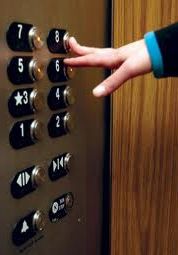 DRAMĂ - Femeie moartă, găsită în casa liftului unui bloc turn din Suceava