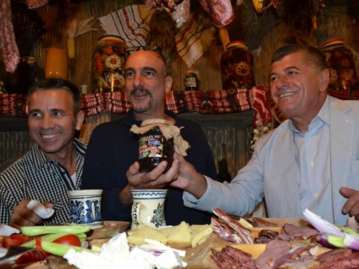 FIUL lui Fidel Castro, CHEF la Buşteni cu LĂUTARI şi PĂLINCĂ