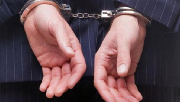 Inspector şcolar adjunct din Cluj, suspectat de luare de mită, reţinut