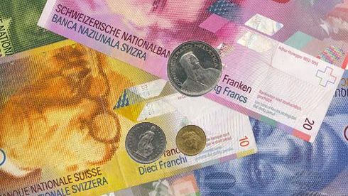 Veste bună pentru cei care au credite în franci elveţieni. O brăileancă a câştigat lupta cu banca