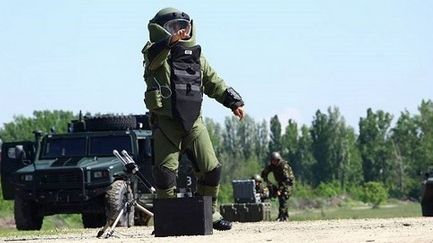 Ministerul Apărării trimite 14 GENIŞTI români în UCRAINA