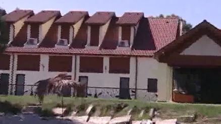 AFACERI MURDARE în DELTA DUNĂRII. Hotel de lux, construit ILEGAL 
