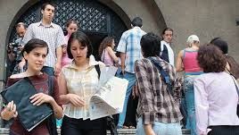 Universităţile ascund taberele gratuite de vară pentru studenti. Câte locuri sunt disponibile