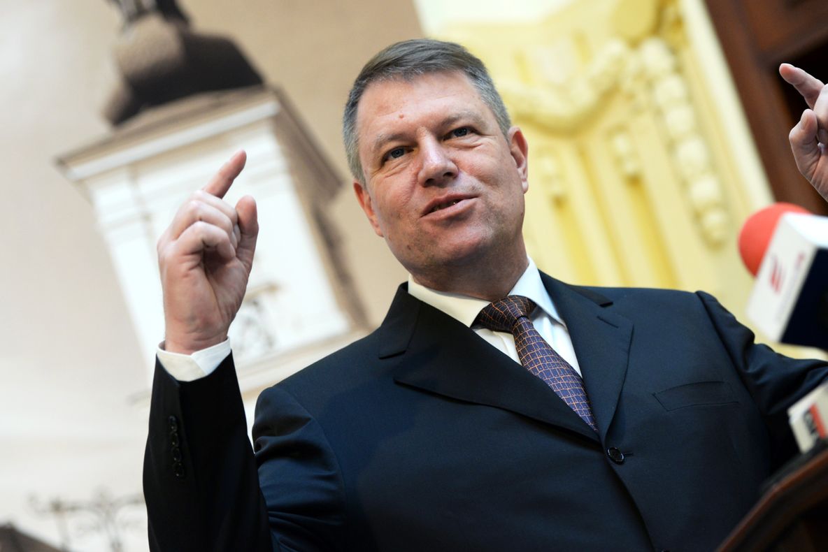 Mesajul lui Iohannis în faţa femeilor: Gata cu scandalul!