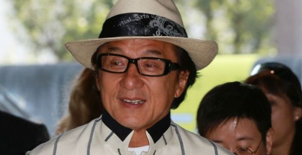 Cum arată soţia lui Jackie Chan. A RENUNŢAT la cariera de actriţă ca să stea cu copiii